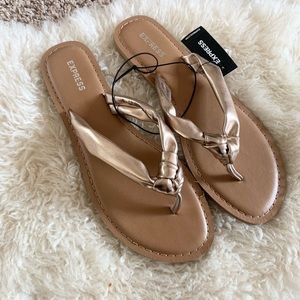 NWT ROSE GOLD EXPRESS FLIP FLOPS